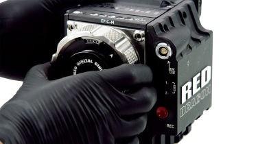 Para Retirar la Montura de la Lente Retire la Montura de la Lente.